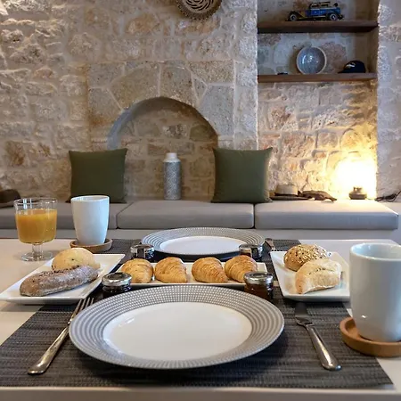 Phaedra Vila Chalki Town