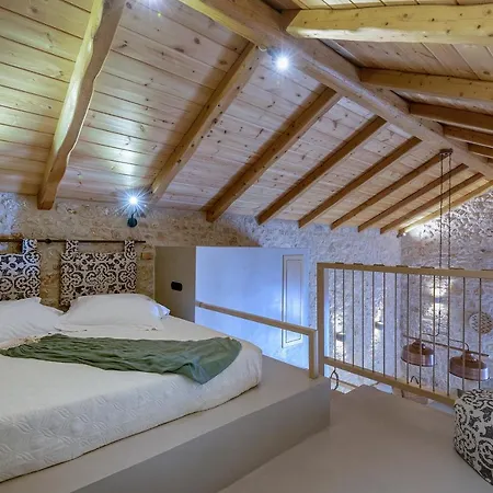 Phaedra فيلة Chalki Town